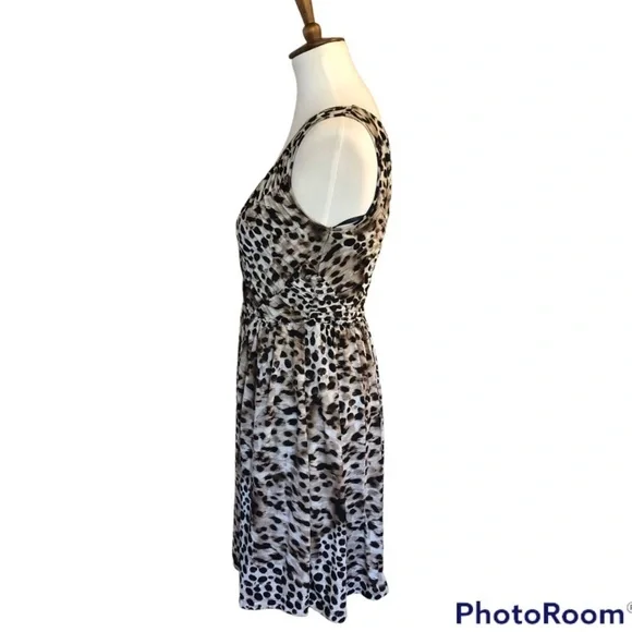 Leopard Print Sleeveless Dress - Picture 5 of 9
